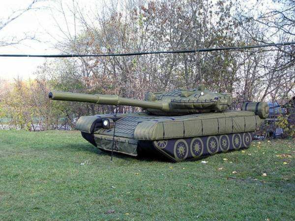 加格达奇陆地军事假目标坦克
